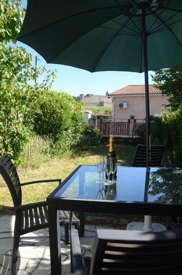 Jardin Du Petit Gatsby Carcassonne Exterior foto
